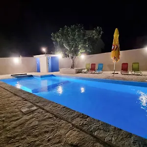 Paradiso Arx Pula
